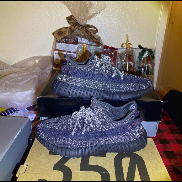 Yeezy Boost 350 V2 Black Reflective - Picture 1 of 4
